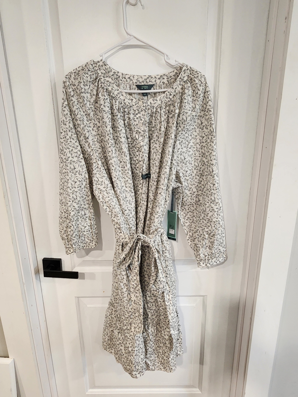 Terra & Sky Cream Floral Tie-Waist Long Sleeve Dress